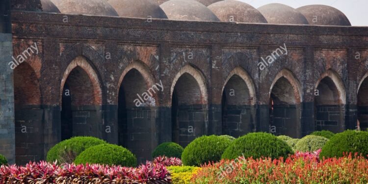 আদিনা মসজিদ