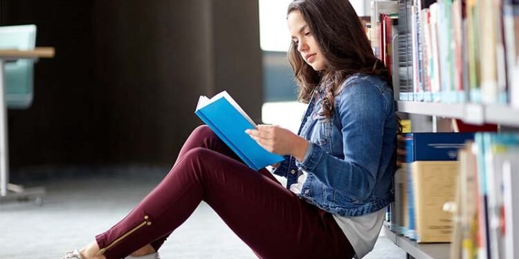 আমাদের জ্ঞানচর্চা আজও দ্বিখণ্ডিত, পক্ষপাতদুষ্ট ও সাম্প্রদায়িকতায় পরিপূর্ণ