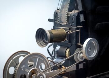 ক্যামেরার দিব্যদৃষ্টি : ইওরােপীয় চলচ্চিত্রের শিল্পনিরিখ